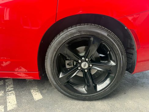 Used 2018 Dodge Charger R/T RWD image 12