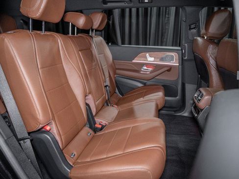Certified 2026 Mercedes-Benz GLS 450 4MATIC image 14