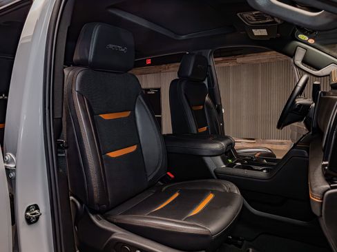 Used 2025 GMC Sierra 3500 AT4 image 27