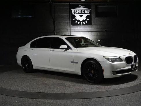 Used 2012 BMW 750Li xDrive image 8