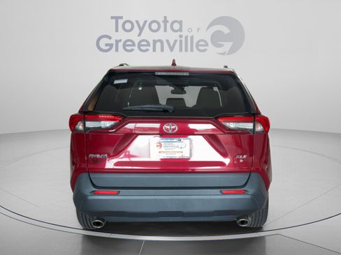 Used 2019 Toyota RAV4 XLE FWD image 5