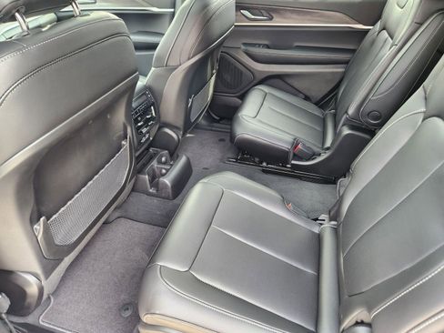 New 2025 Jeep Grand Cherokee L Limited w/ Luxury Tech Group II image 24