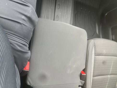 New 2026 GMC Sierra 1500 SLE image 19