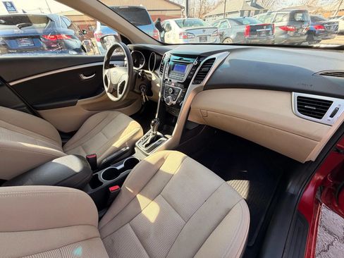 Used 2016 Hyundai Elantra GT FWD image 20