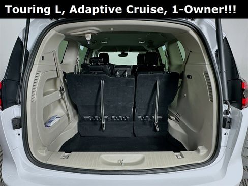 Used 2024 Chrysler Pacifica Touring-L image 26