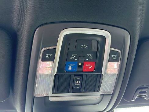 Used 2022 RAM 3500 Limited AWD/4WD image 17