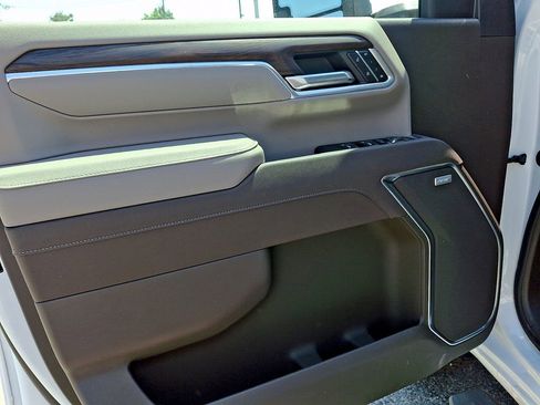 New 2026 GMC Sierra 2500 SLT AWD/4WD image 8