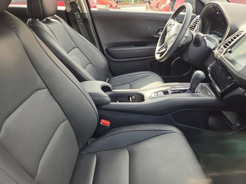 Used 2021 Honda HR-V Touring image 15