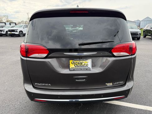 Used 2020 Chrysler Pacifica Limited w/ Advanced Safetytec Group image 4