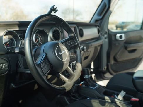 Used 2021 Jeep Wrangler Unlimited Sport image 27