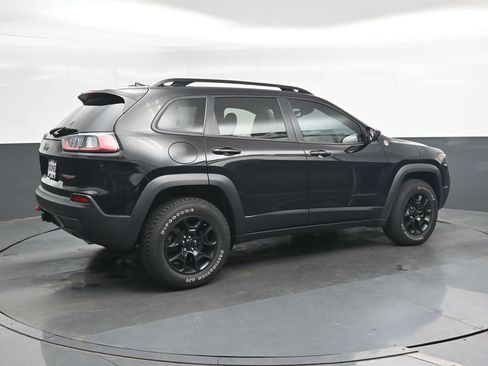 Used 2022 Jeep Cherokee Trailhawk w/ Premium Leather Package AWD/4WD image 2