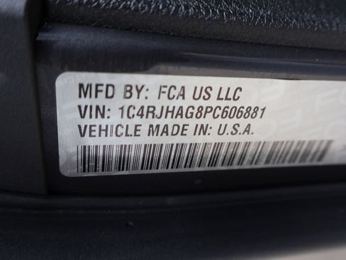 Used 2023 Jeep Grand Cherokee Altitude AWD/4WD image 39