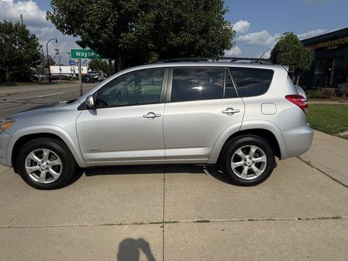 Used 2010 Toyota RAV4 Limited AWD/4WD image 8