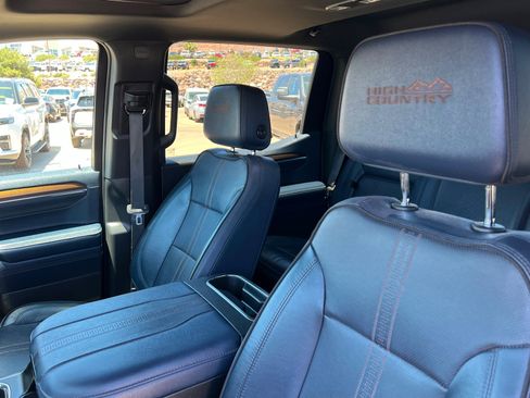 Used 2024 Chevrolet Silverado 1500 High Country w/ Technology Package AWD/4WD image 17