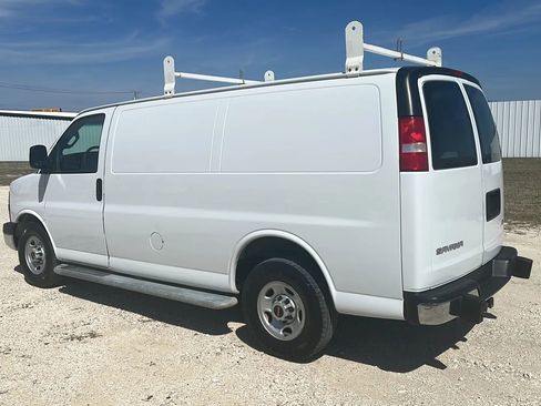 Used 2018 GMC Savana 2500 w/ Driver Convenience Package image 2