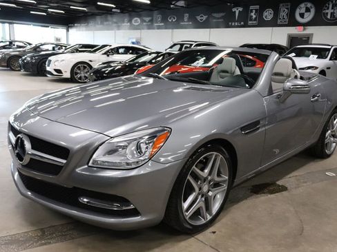 Used 2015 Mercedes-Benz SLK 250 image 2