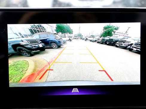 Used 2025 Chevrolet Trax ACTIV w/ Driver Confidence Package FWD image 18