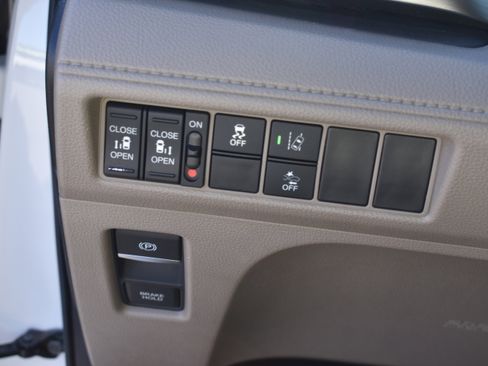 Certified 2020 Honda Odyssey EX image 16