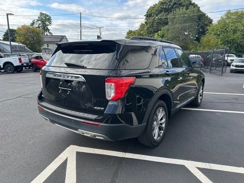 Used 2022 Ford Explorer XLT w/ Equipment Group 202A image 7