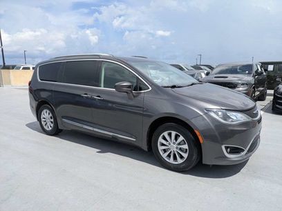 Used 2019 Chrysler Pacifica Touring-L