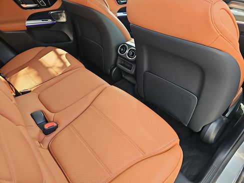New 2026 Mercedes-Benz GLC 300 image 11
