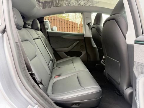 Used 2026 Tesla Model Y Long Range image 25