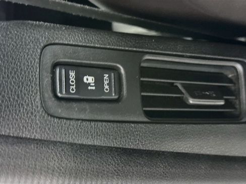 Used 2018 Honda Odyssey Elite image 43