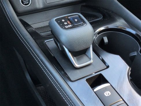 Used 2021 Nissan Rogue SL w/ Premium Package image 11