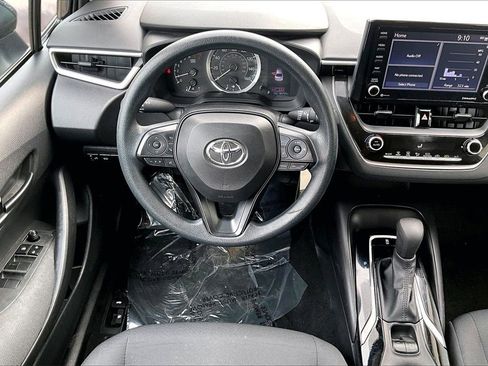 Used 2022 Toyota Corolla LE image 8