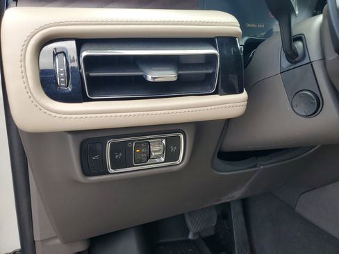 Certified 2024 Lincoln Aviator Reserve image 17