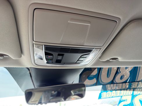 Used 2025 Acura TLX w/ Technology Package image 39