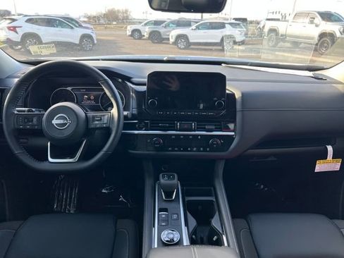 New 2025 Nissan Pathfinder SL w/ Lighting Package (N92) image 12