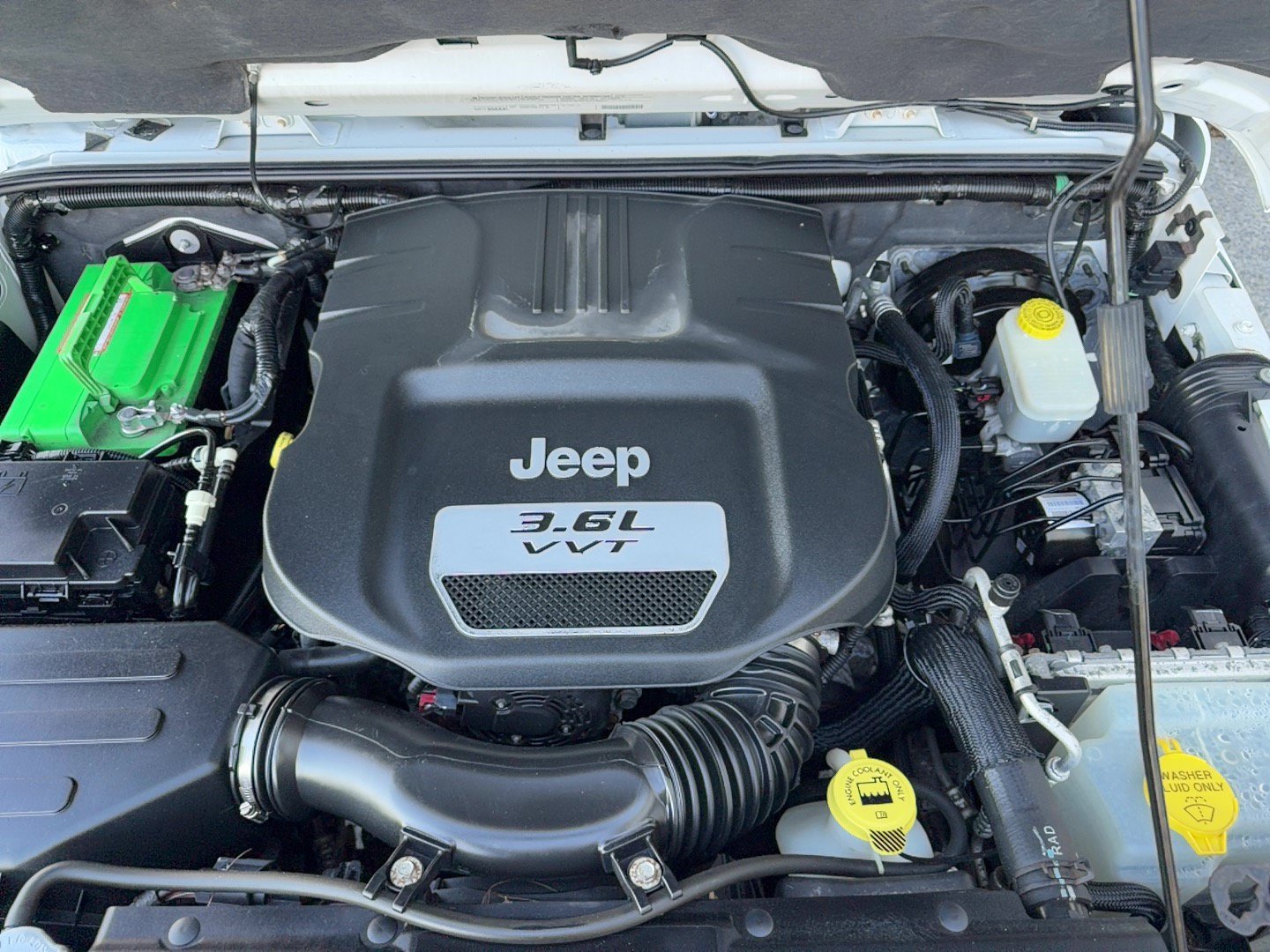 Used 2012 Jeep Wrangler Unlimited Sahara w/ Connectivity Group AWD/4WD image 26