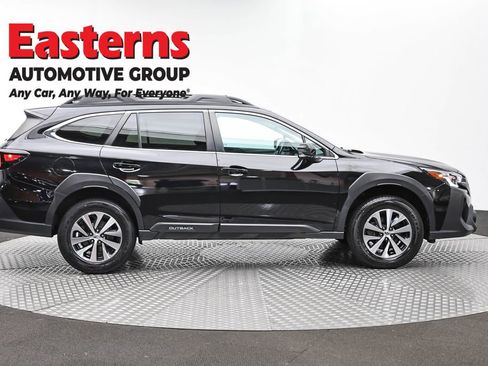 Used 2023 Subaru Outback Premium AWD/4WD image 4