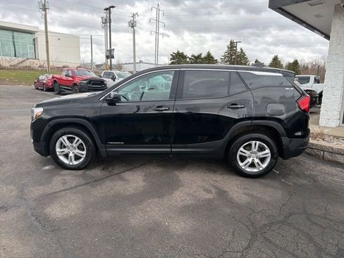 Used 2018 GMC Terrain SLE image 2