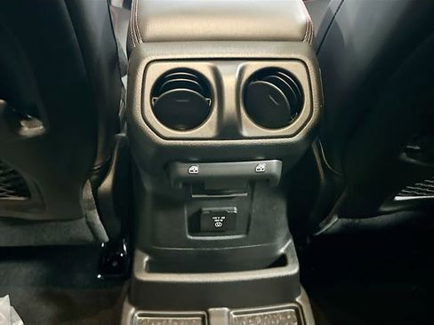 New 2026 Jeep Wrangler Unlimited Rubicon AWD/4WD image 27