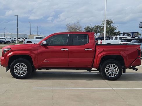 Used 2024 Toyota Tacoma Limited w/ Limited Package (LT) image 9