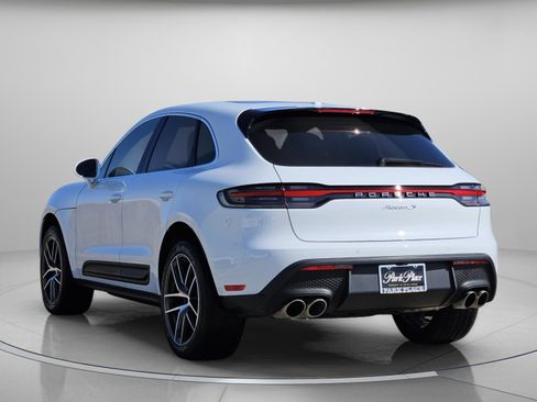 Certified 2025 Porsche Macan S image 3
