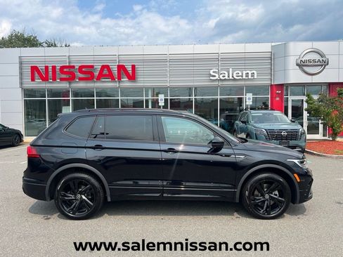 Used 2024 Volkswagen Tiguan SE R-Line AWD/4WD image 8
