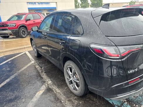 Used 2024 Honda HR-V EX-L image 2
