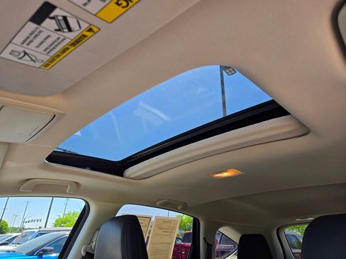 Used 2016 Honda CR-V Touring image 25