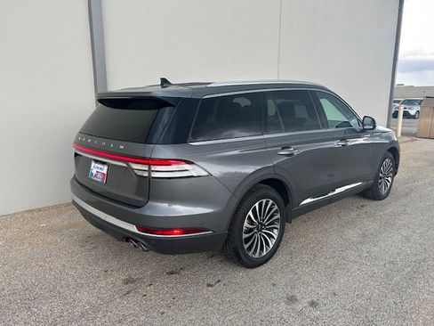 Used 2023 Lincoln Aviator Reserve w/ Equipment Group 201A AWD/4WD image 2
