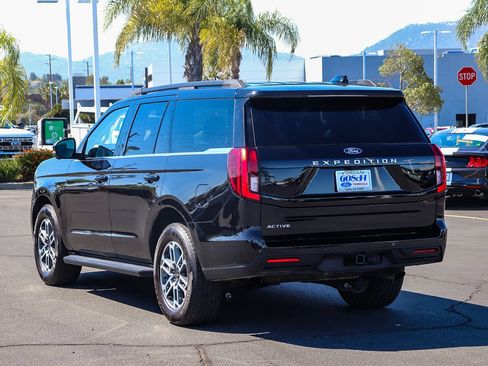 Certified 2025 Ford Expedition Active RWD image 6