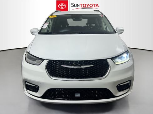Used 2022 Chrysler Pacifica Touring-L FWD image 7