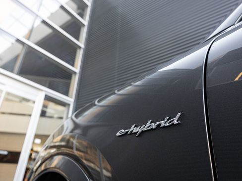 New 2026 Porsche Cayenne E-Hybrid image 13