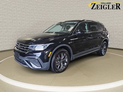 Used 2023 Volkswagen Tiguan SE w/ Panoramic Sunroof Package