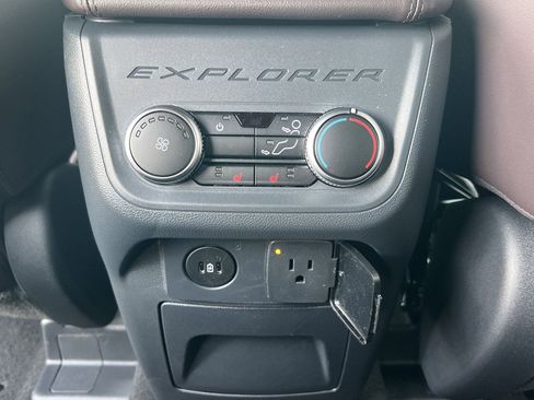 New 2026 Ford Explorer Platinum w/ LUX Leather Package AWD/4WD image 22