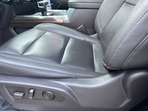 Used 2024 Chevrolet Silverado 1500 LT Trail Boss w/ Convenience Package II AWD/4WD image 8