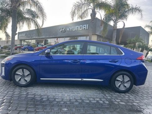 Used 2022 Hyundai Ioniq SE image 6