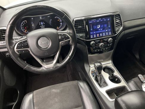 Used 2019 Jeep Grand Cherokee Altitude AWD/4WD image 14